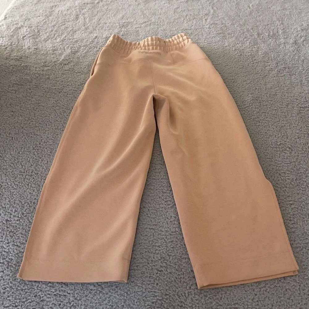 Lululemon Soft Ambitions High Rise Crop Beech Wood size 2